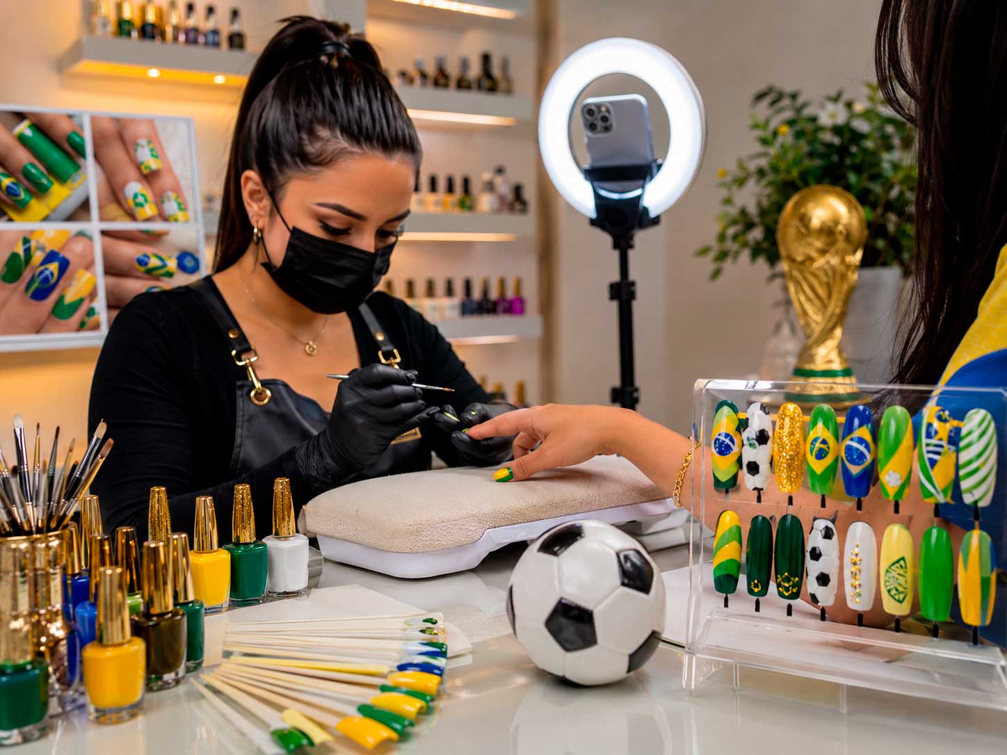 Unhas decoradas para a Copa também são oportunidade para manicures e nail designers